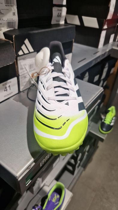 Сороконожки Adidas Predator