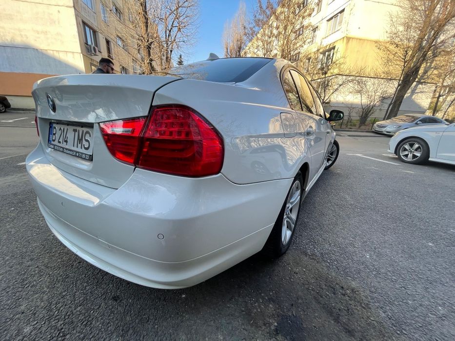 BMW e90 320i /Carplay / Camera