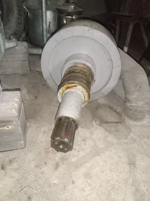 Продам вал опоры привода генератора Дгку