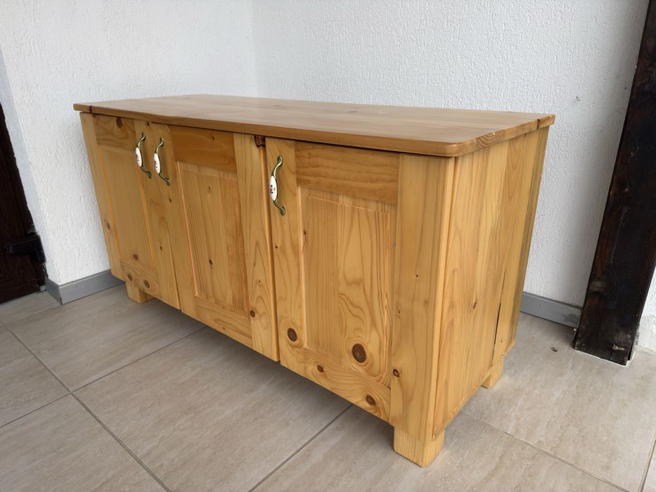 Comode din lemn masiv de brad – stil rustic – Maramureș