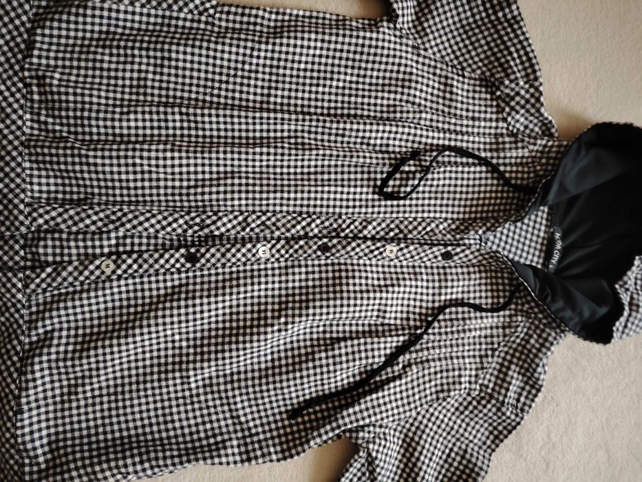 Дамско яке с качулка