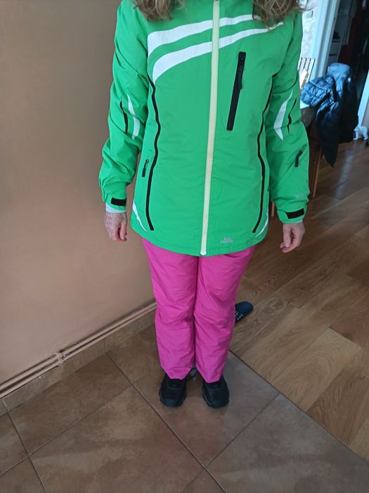 Costum schii cu bocancii columbia