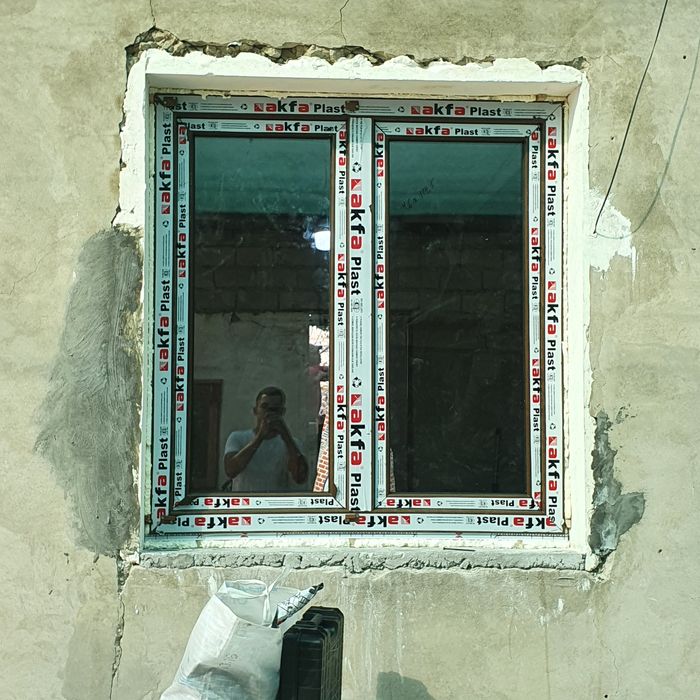 Akfa eshik rom vitrajla