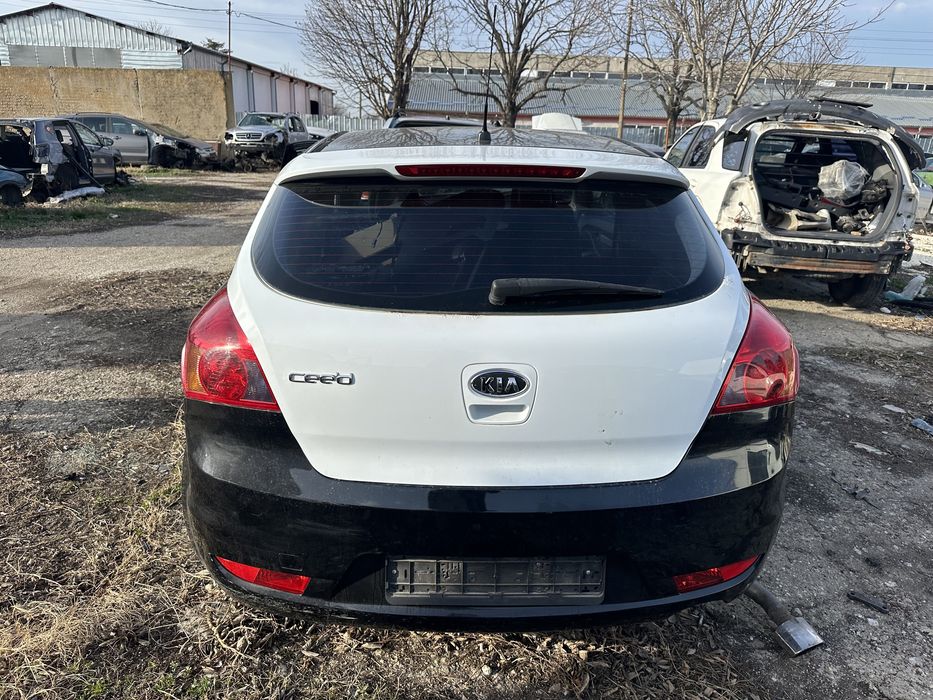 на части!Kia Ceed 1.6 дизел