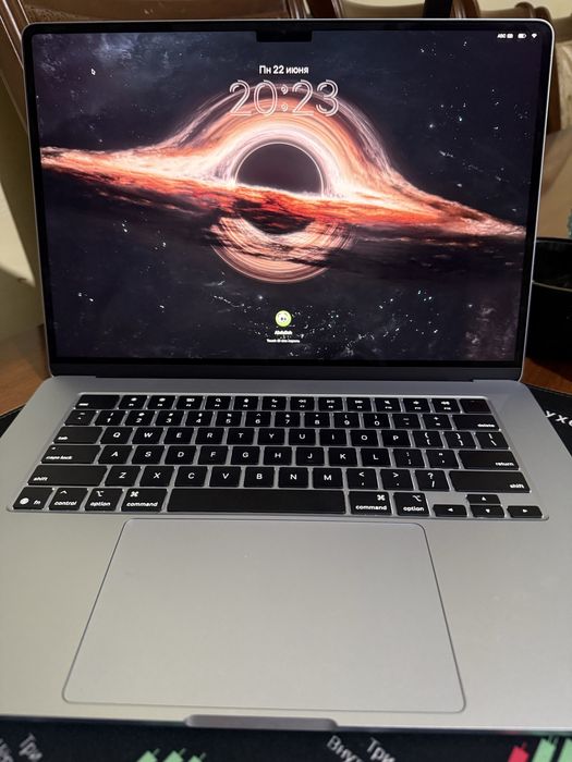 MacBook Air M4 15Inch , 16/256 va Magic Mouse