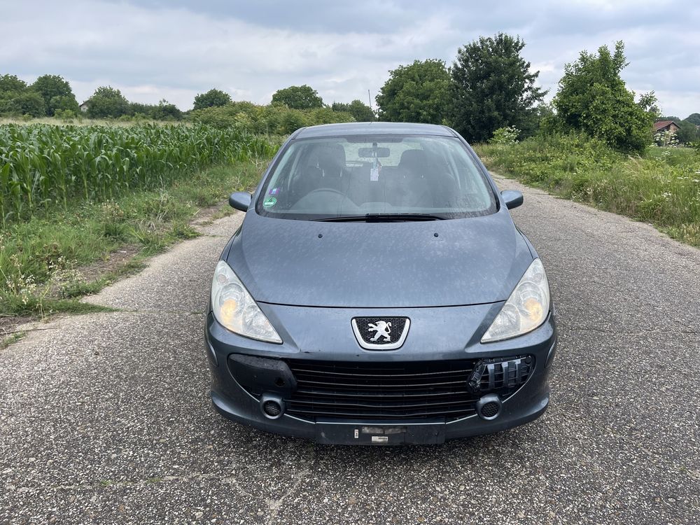 Peugeot 307 / Пежо 307 1.6hdi на части с. Щръклево • OLX.bg