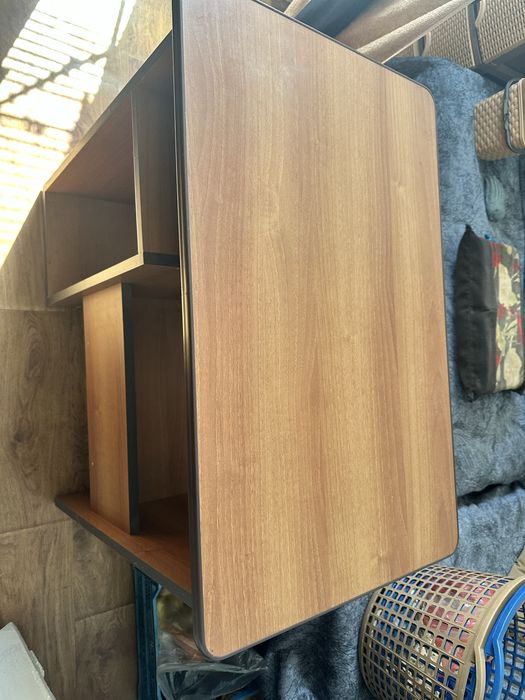 Бюрото е чисто ново