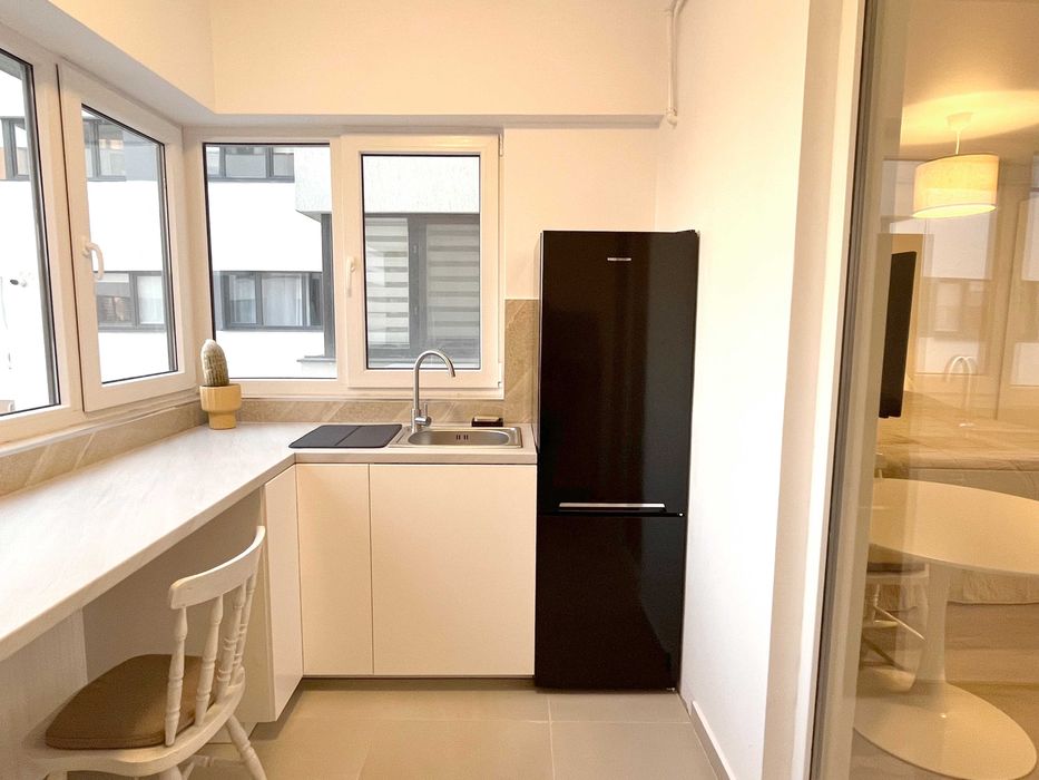 Inchiriere direct proprietar studio dublu loc de parcare bloc nou 40 mp Central Address Residence