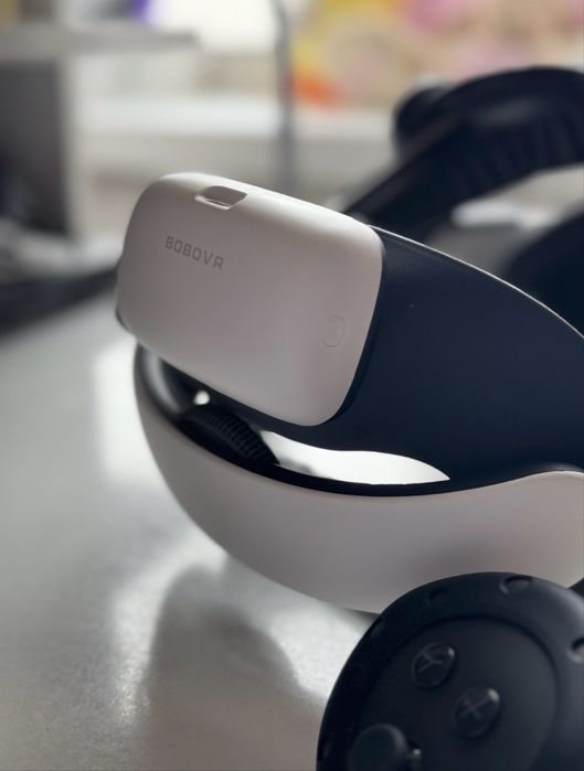Продам VR - очки meta quest 3