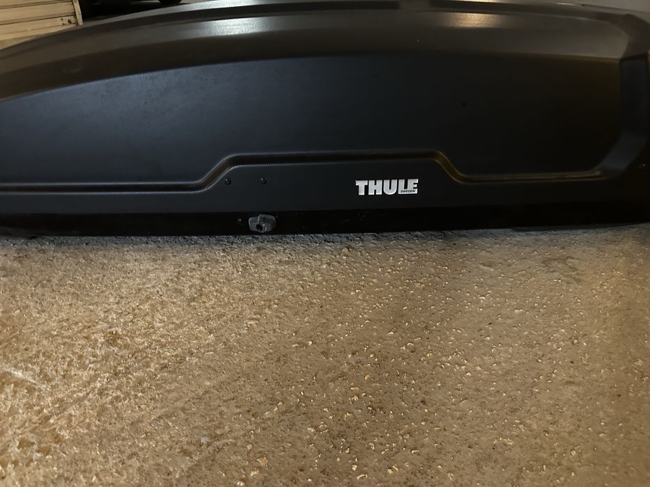 Запазен -Продавам багажник за автомобил Thule Force XT XL 500 л.