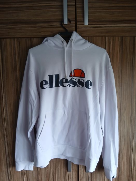 Суичър на Ellesse