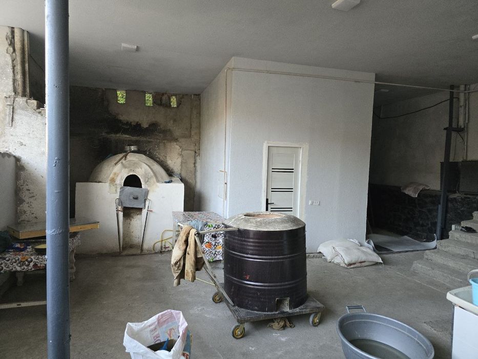 Ишлаб турган Кафе сотилади