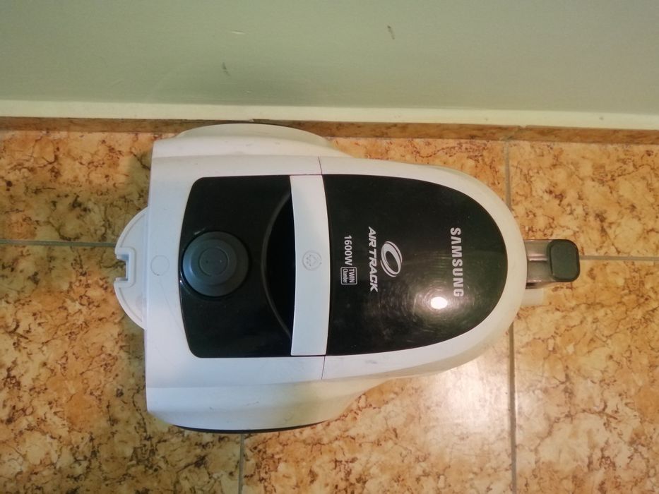 Продам пылесос цена 2500