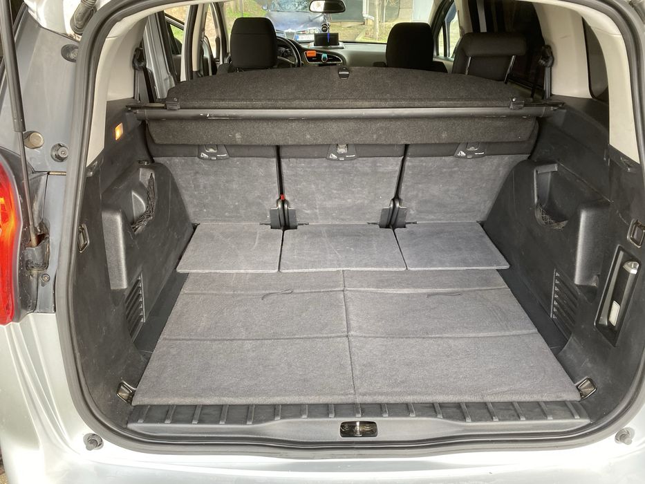 Пежо 5008 1.6/115 коня дизел 2011 година