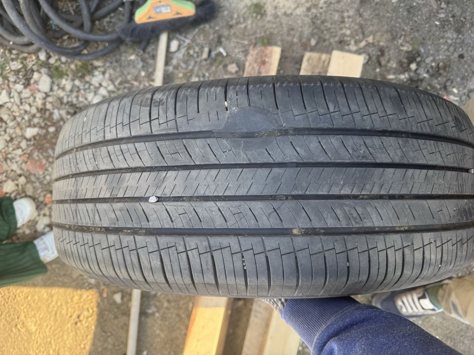 Продам резину NEXEN 235/60/18