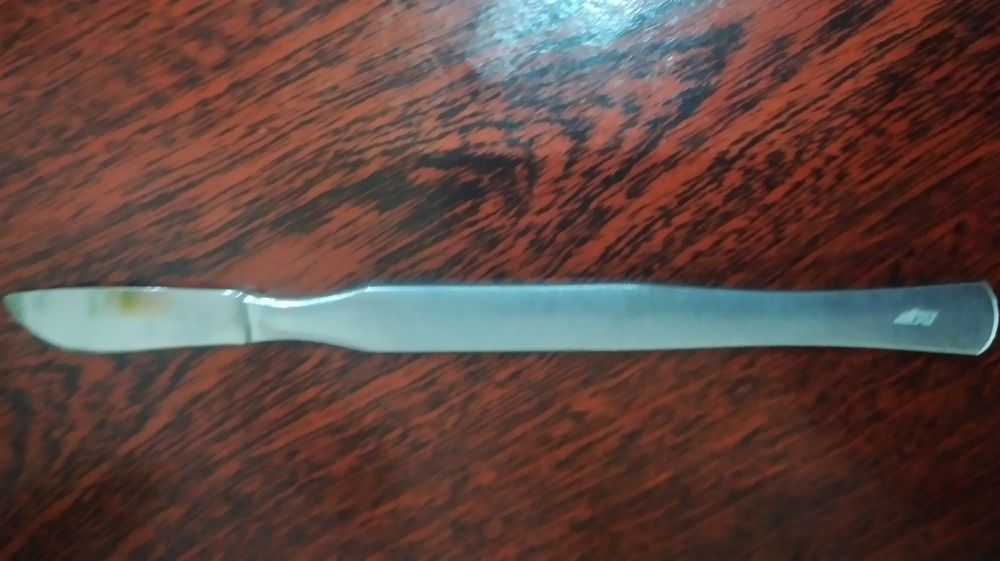 Скальпеля медицинские брюшистые и остроконечные времён СССР.