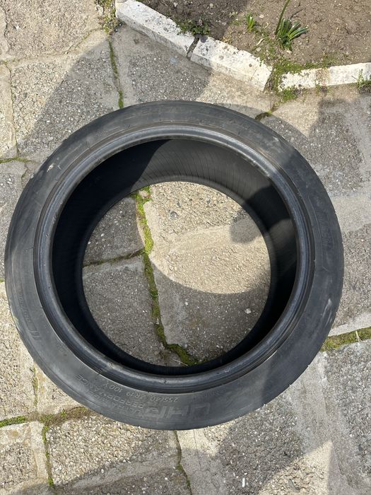 RIKEN 255/40/19 летни гуми