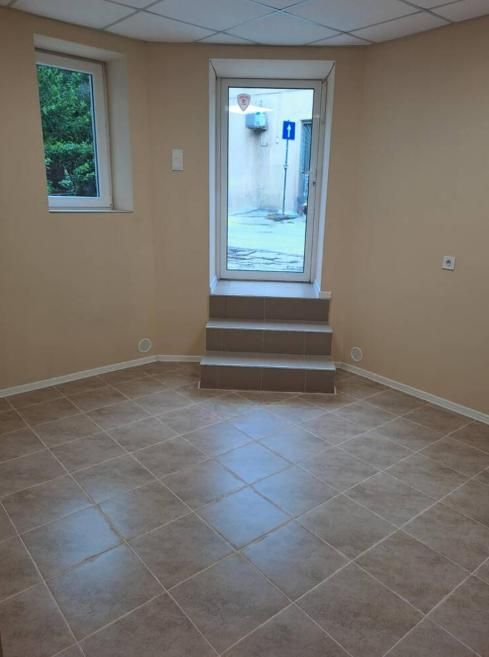 Дава се под наем Магазин в Пловдив, Каменица 1 - 55 кв.м за 350 € - Снимка #4