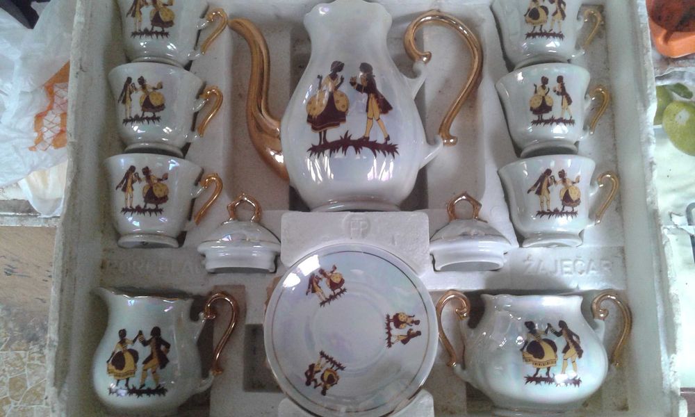 Продается сервиз " Приглашение к танцу"