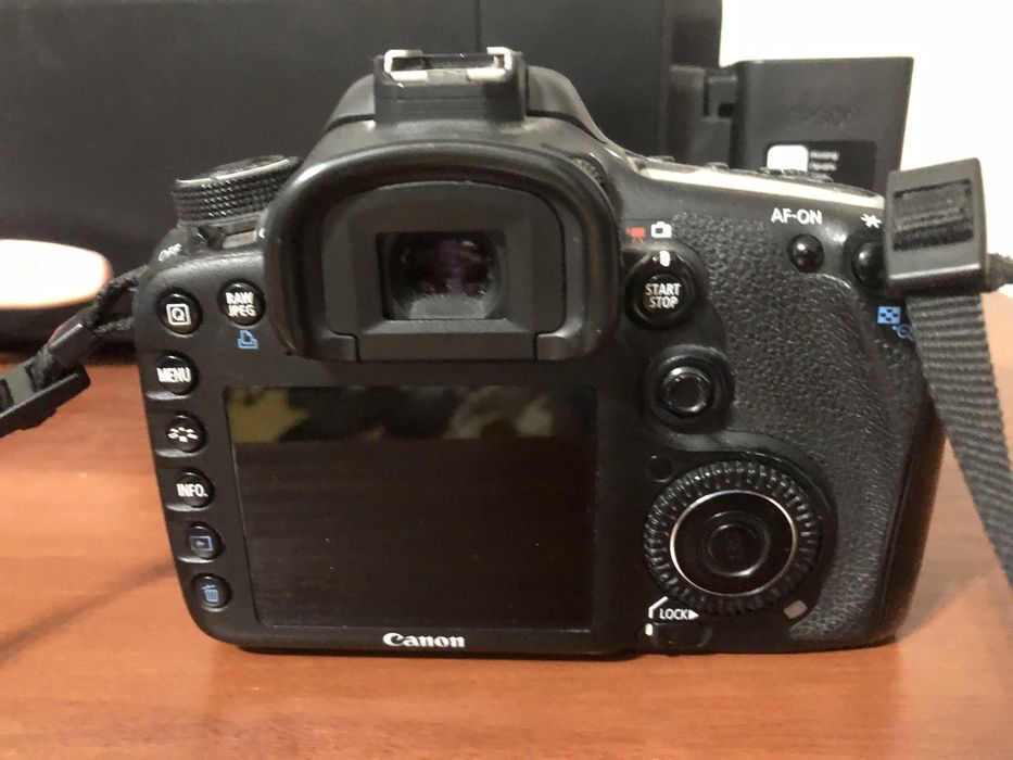 Canon 7D продам не дорого