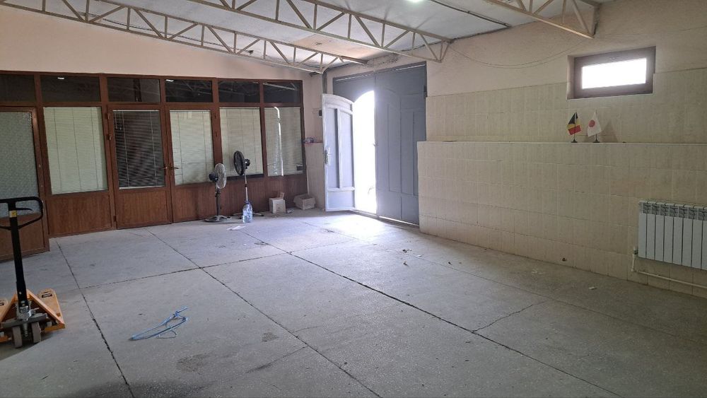 Склад на Максим Горький 267 КВ ,Буз базар