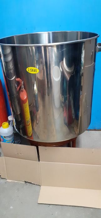 Комплект три съда за вино с поставки и Ел.част