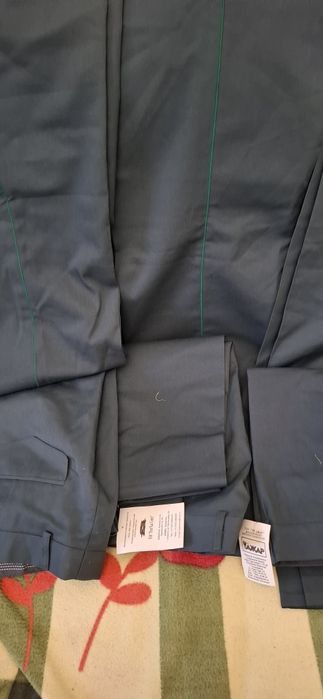 Продам брюки мужские