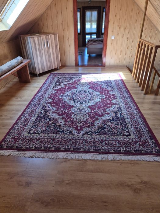 Covoare vechi dar starea este impecabila
