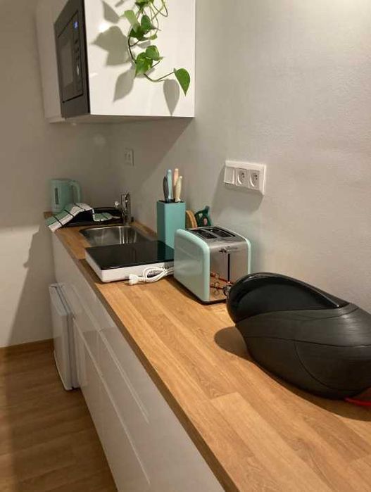 Дава се под наем Тристаен апартамент в Пловдив, Кючук Париж - 88 кв.м за 270.3 € - Снимка #2