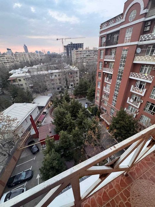 ЖК Империал м.Ойбек 2-комн 7/9 94 м² 2 с/у евроремонт меб/тех охр двор