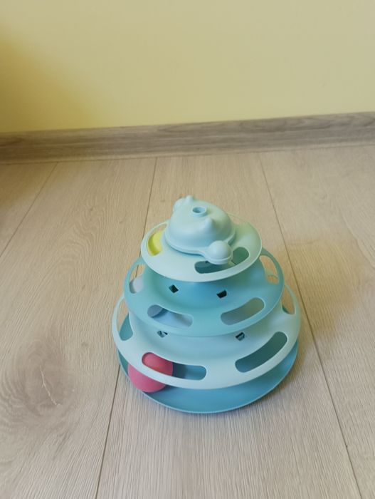 Комплект за щастливо коте: Уютна къщичка-пещера + Интерактивна играчка