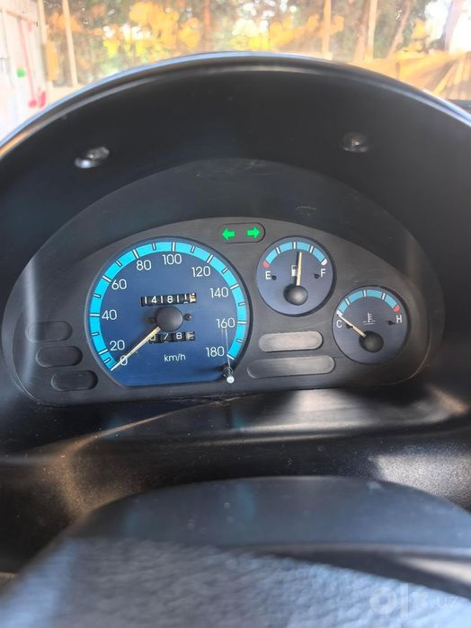 Автомобиль Сотилади