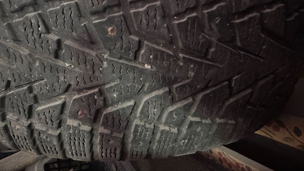 Продам комплект шины