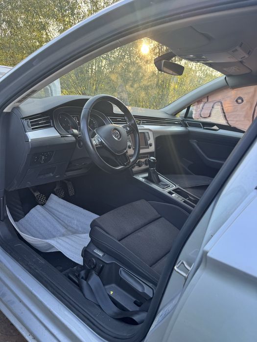 Dezmembrez volkswagen passat 2015 motor bara trager far plansa  motor