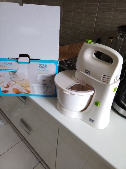 Vând mixer cu bol, ropdus de calitate superioara produs nou.