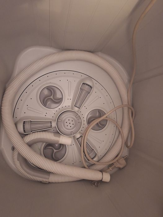 Продаётся стиральная машина полуавтомат