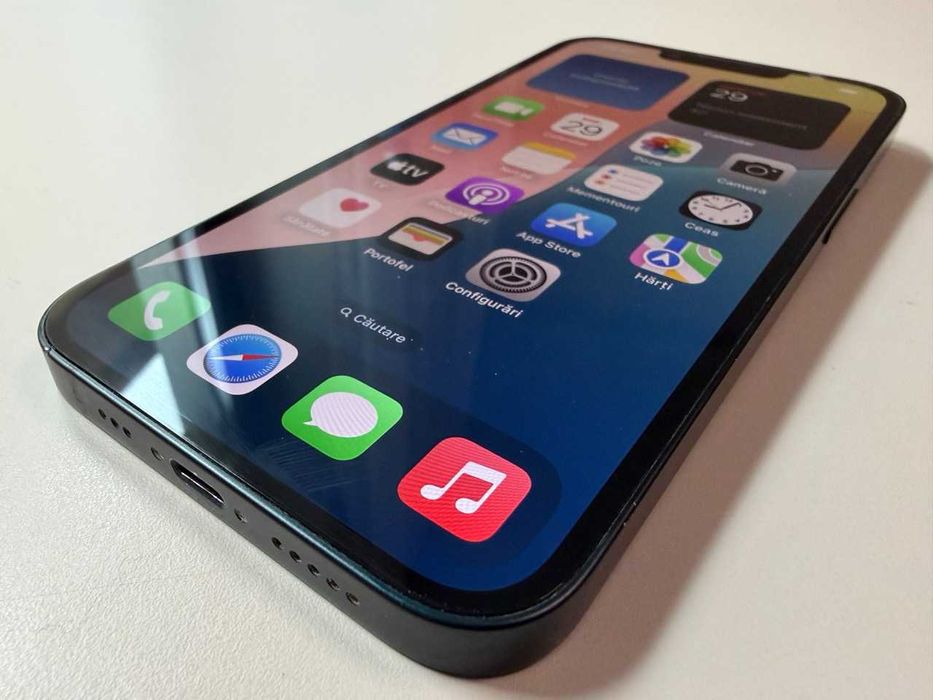  Apple / iPhone 13 128 Gb / Midnight