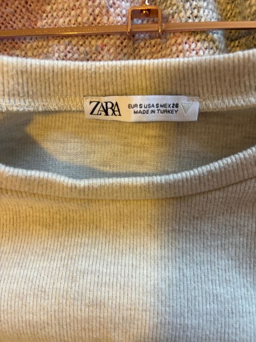 Тениска с накъдрени ръкавели - Зара