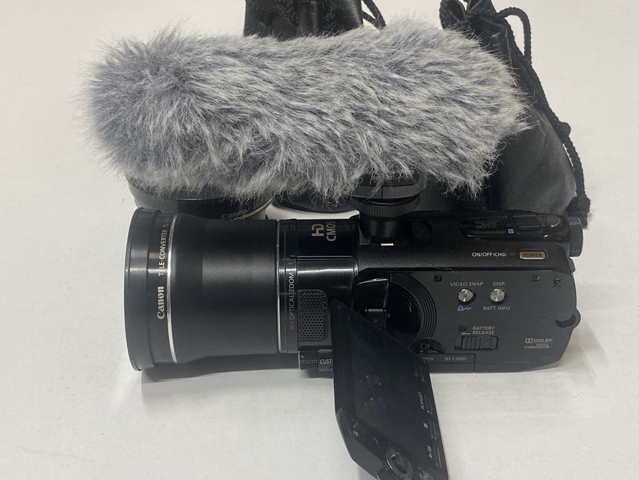 Camera video HD CMOS Canon Legria HF S10E Obiective