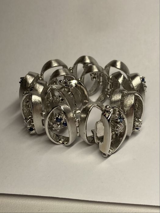 Bratara aur alb cu diamante si safire