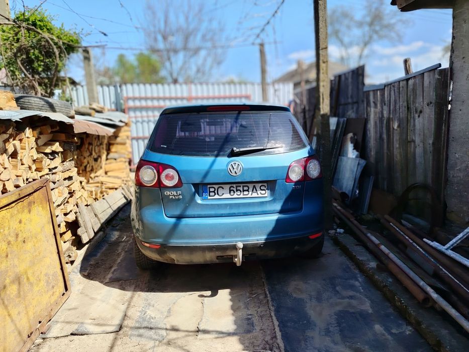 Vând Volkswagen golf 5 plus  1.6 tfsi benzina an 2005