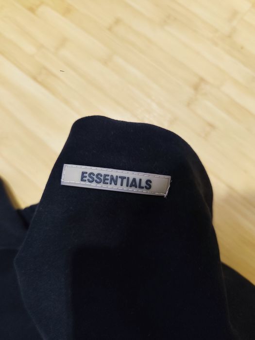 Essentials суичър L размер(става като за М)