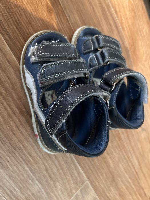 Продам ортапедическую обувь для мальчика