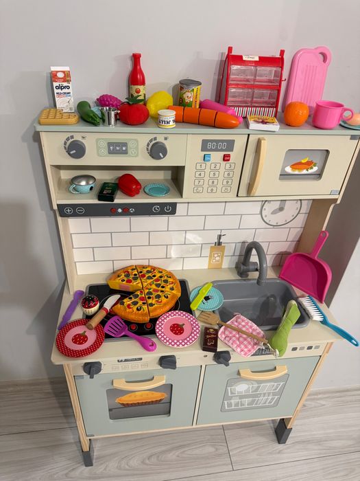 Детска дървена кухня