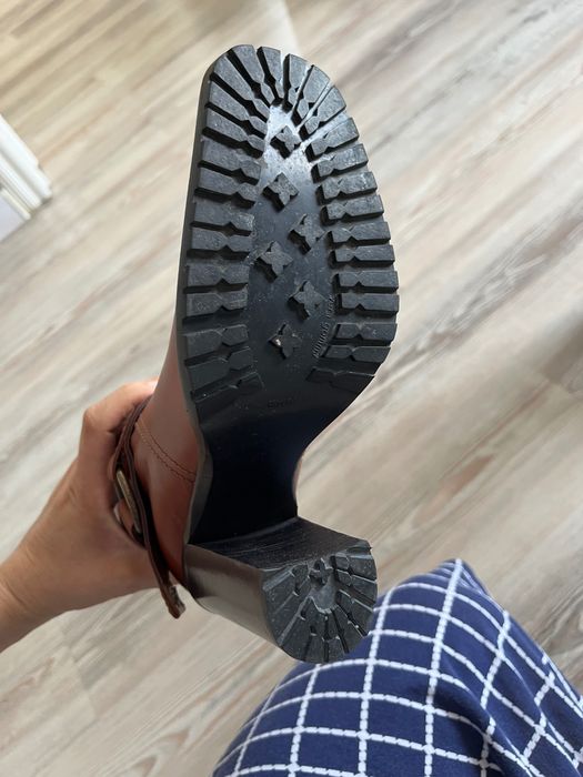 Продам италянскую сапоги