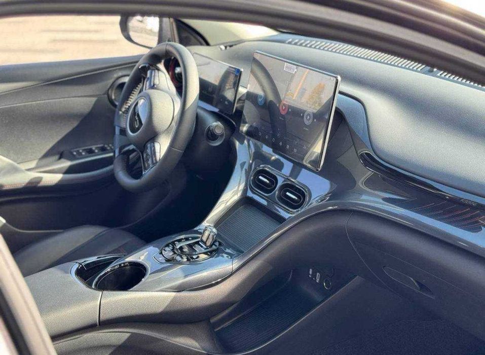 BYD E2 Elektr va Gibrit