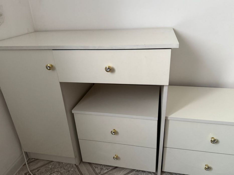 Продам спальный гарнитур почти новый состония хороший 160к торг есть