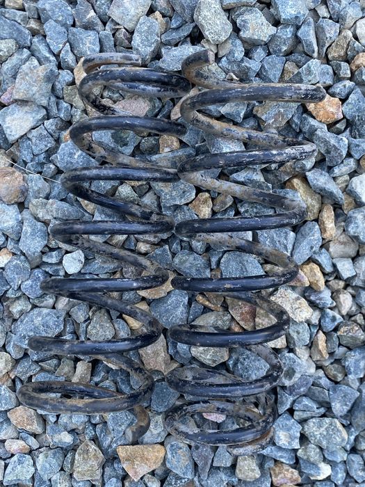 продам стойки лексус 160 кузов