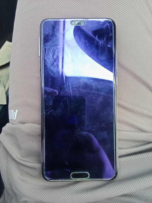 Продам телефон Хуавей п20