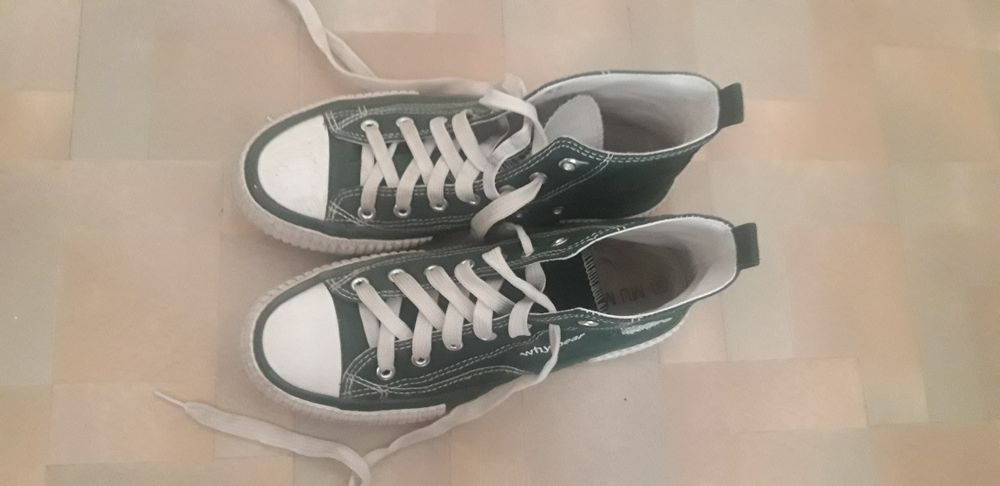Продам кеды в хорошем состоянии